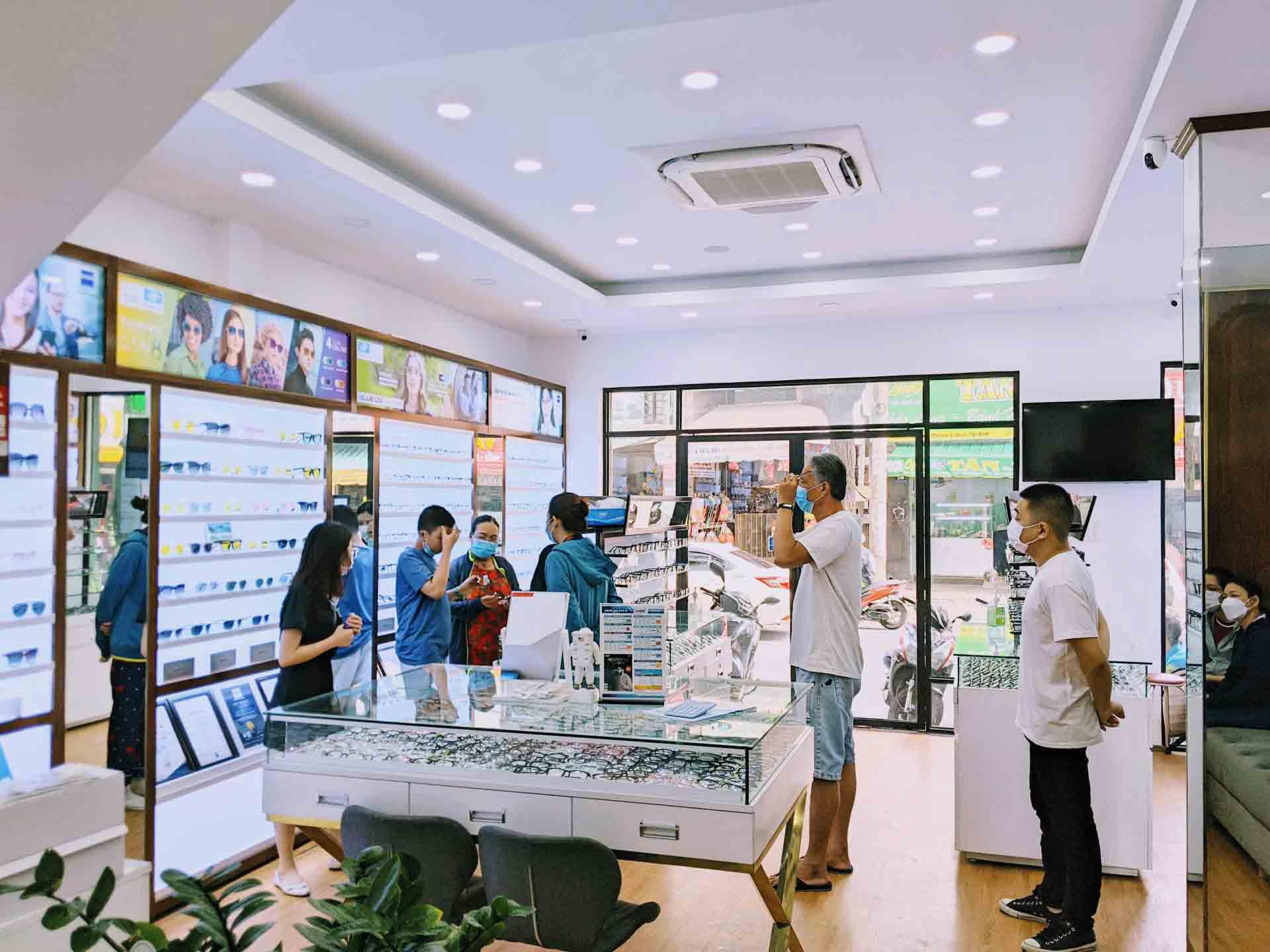 cửa hàng mắt kính Đà Nẵng