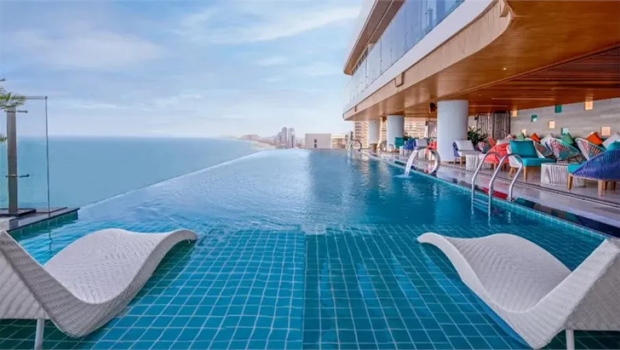Infinity Pool 7 9bb6ap horizontal 800x450 1 064b14af
