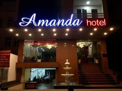 amanda hotel 8 75010c57
