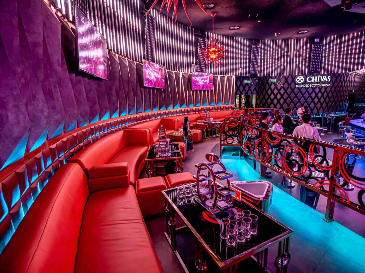 OQ Lounge Pub 19 scaled 1 76668b33