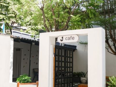 J Coffee 10 78ee9ebf