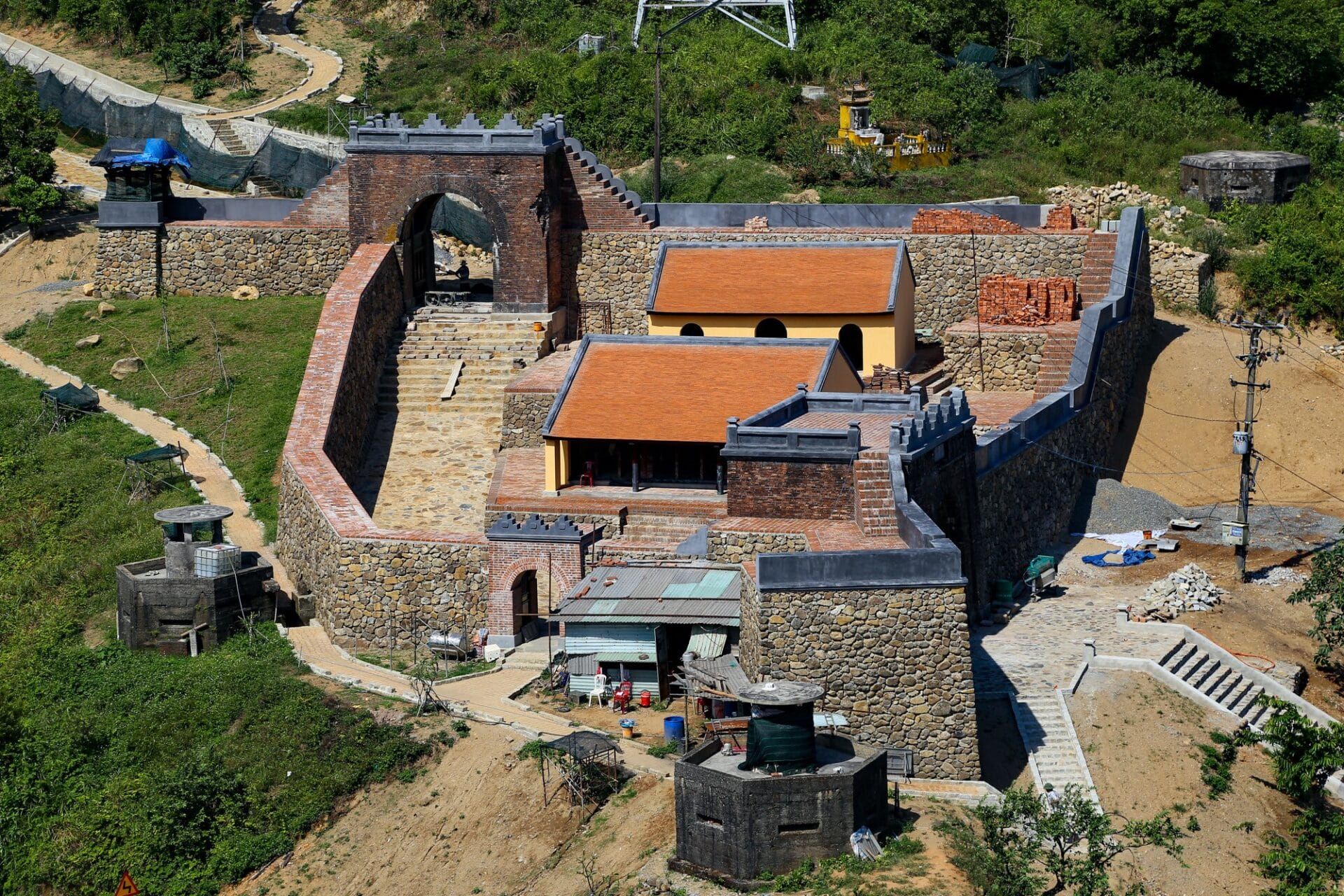 danh gia hai van quan 95d7ceab