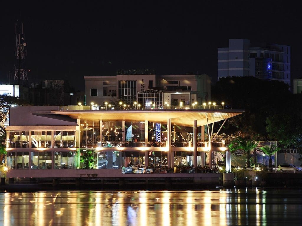 memory lounge da nang chiec la khong lo ben canh song han 1 1636482662 ae7a3c1f