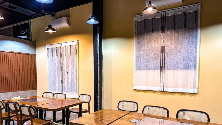 blue house bbq restaurant ec10d9d2