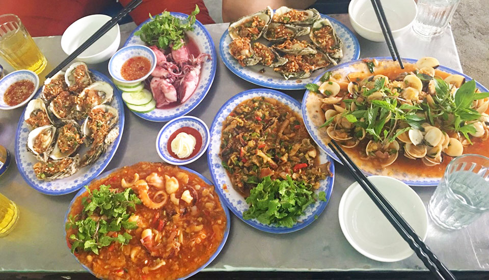 Hải sản Năm Đảnh Đà Nẵng: Quán hải sản siêu ngon, giá rẻ