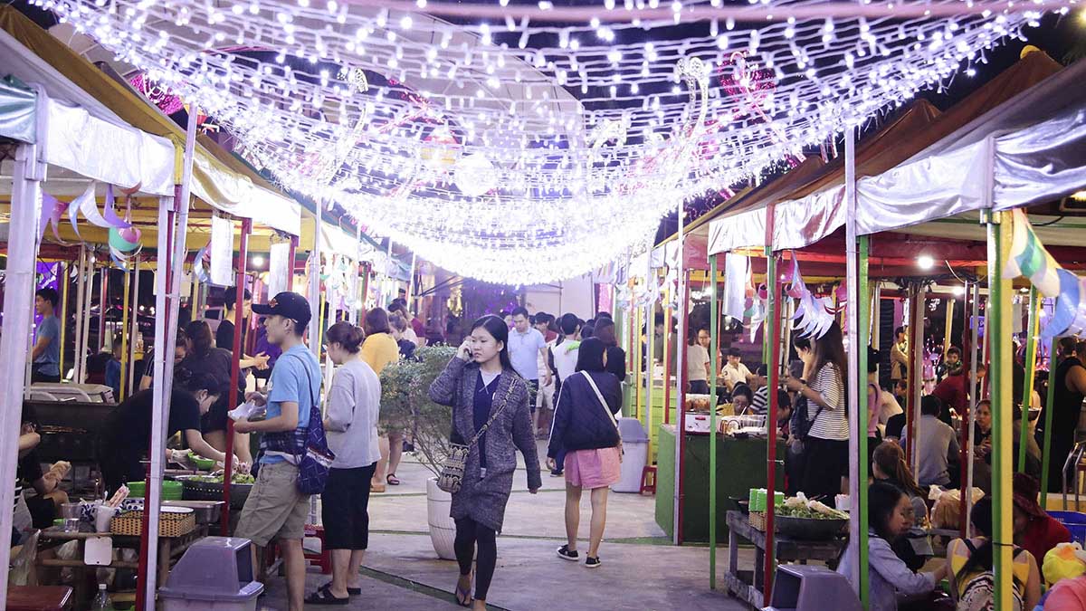 Review chợ đêm Helio: Thiên đường ẩm thực và mua sắm vào ban đêm