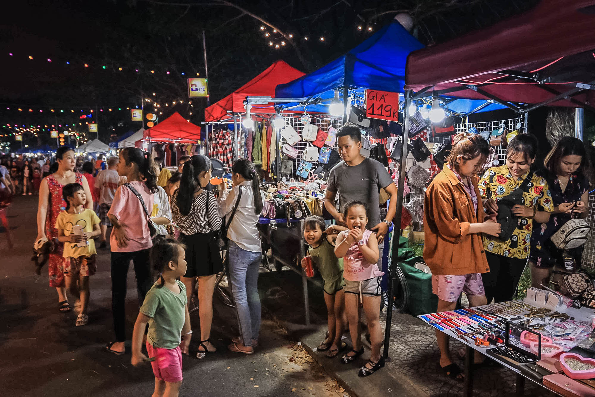 Đánh giá chợ đêm Hòa Khánh Đà Nẵng – Khu đô thị Đa Phước, phường Hòa Khánh Bắc