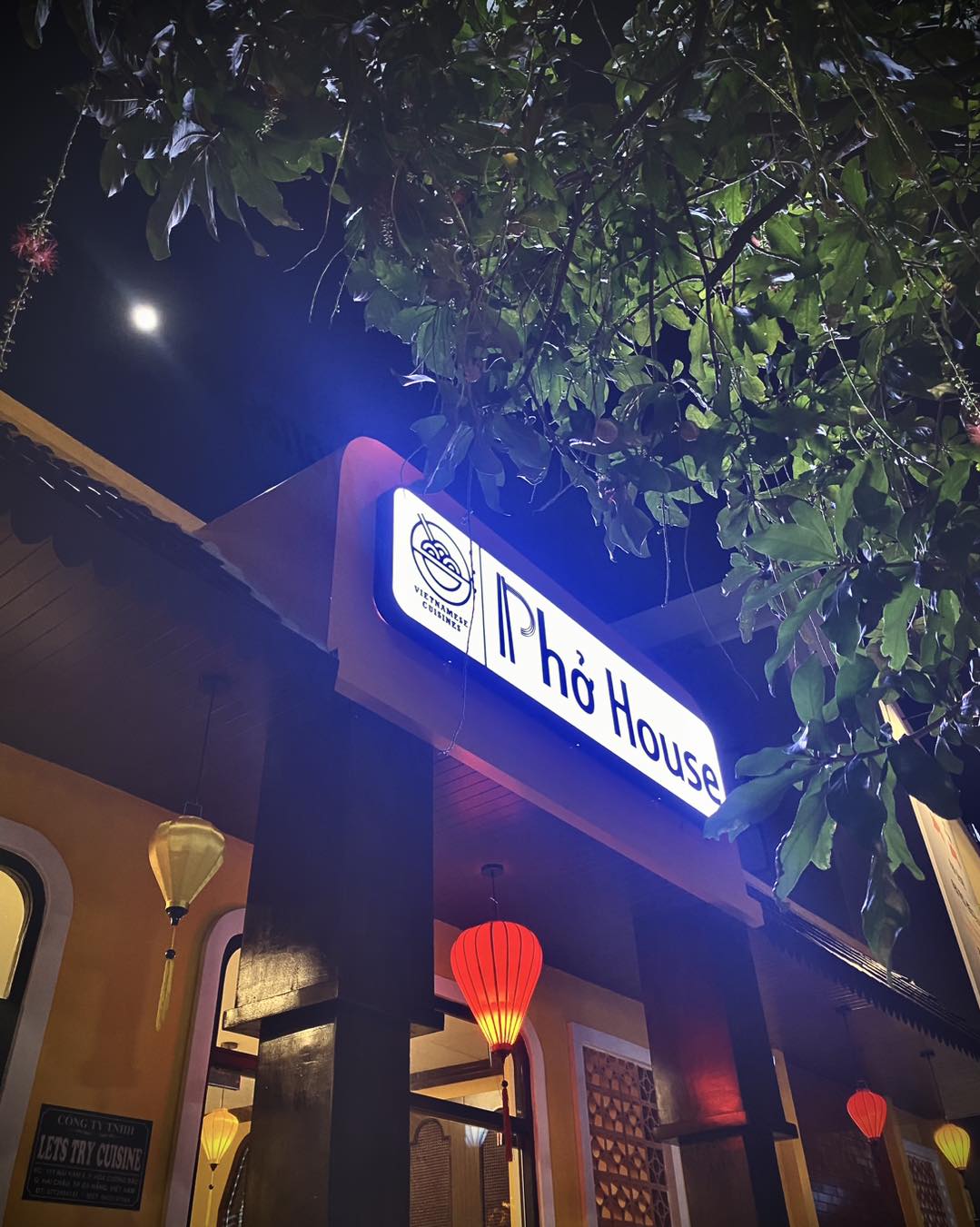 Nhà hàng Phở House