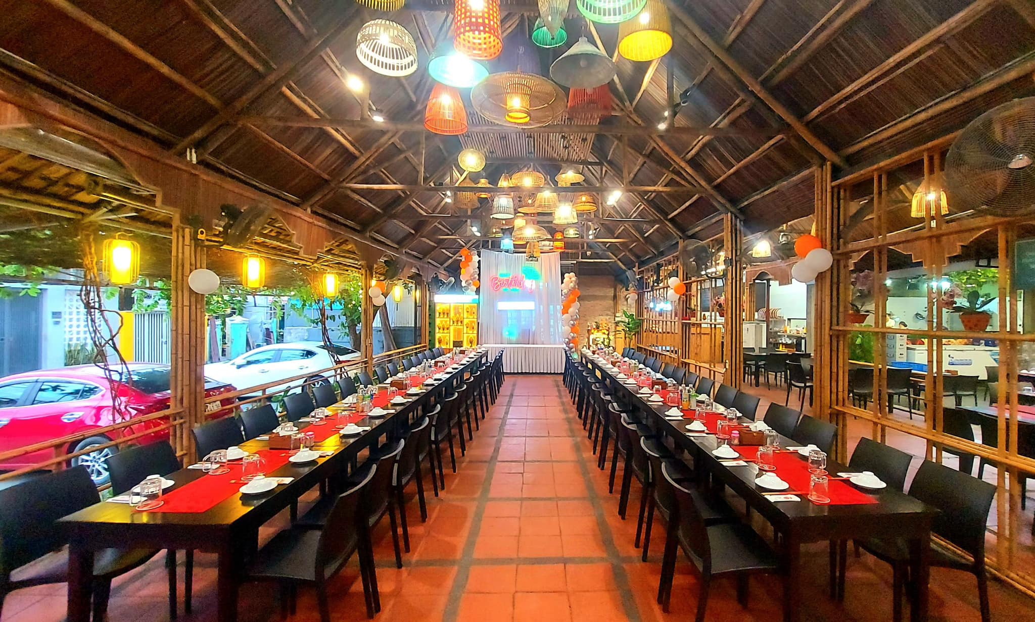 nhà hàng Hồ Xanh