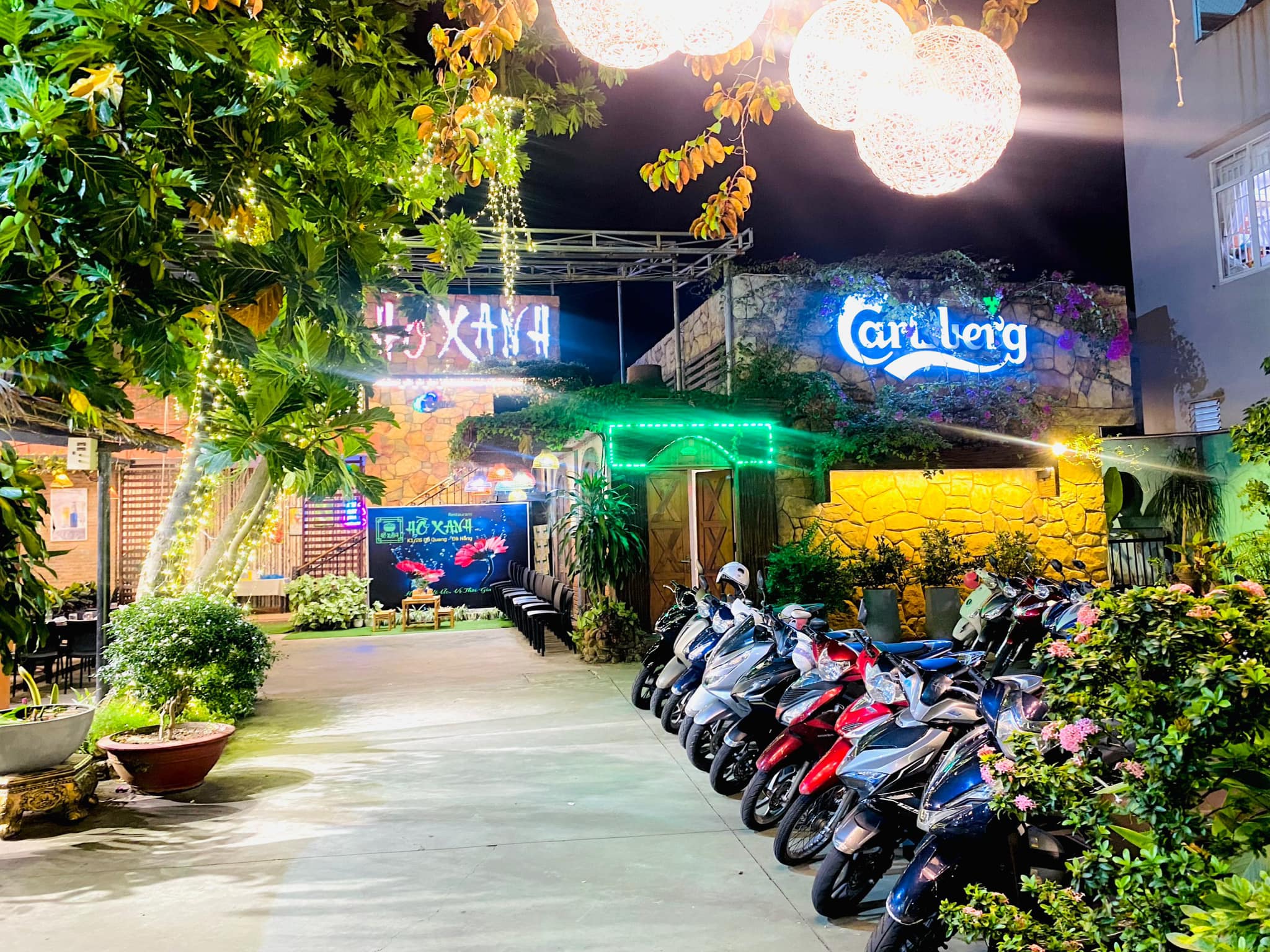 nhà hàng Hồ Xanh