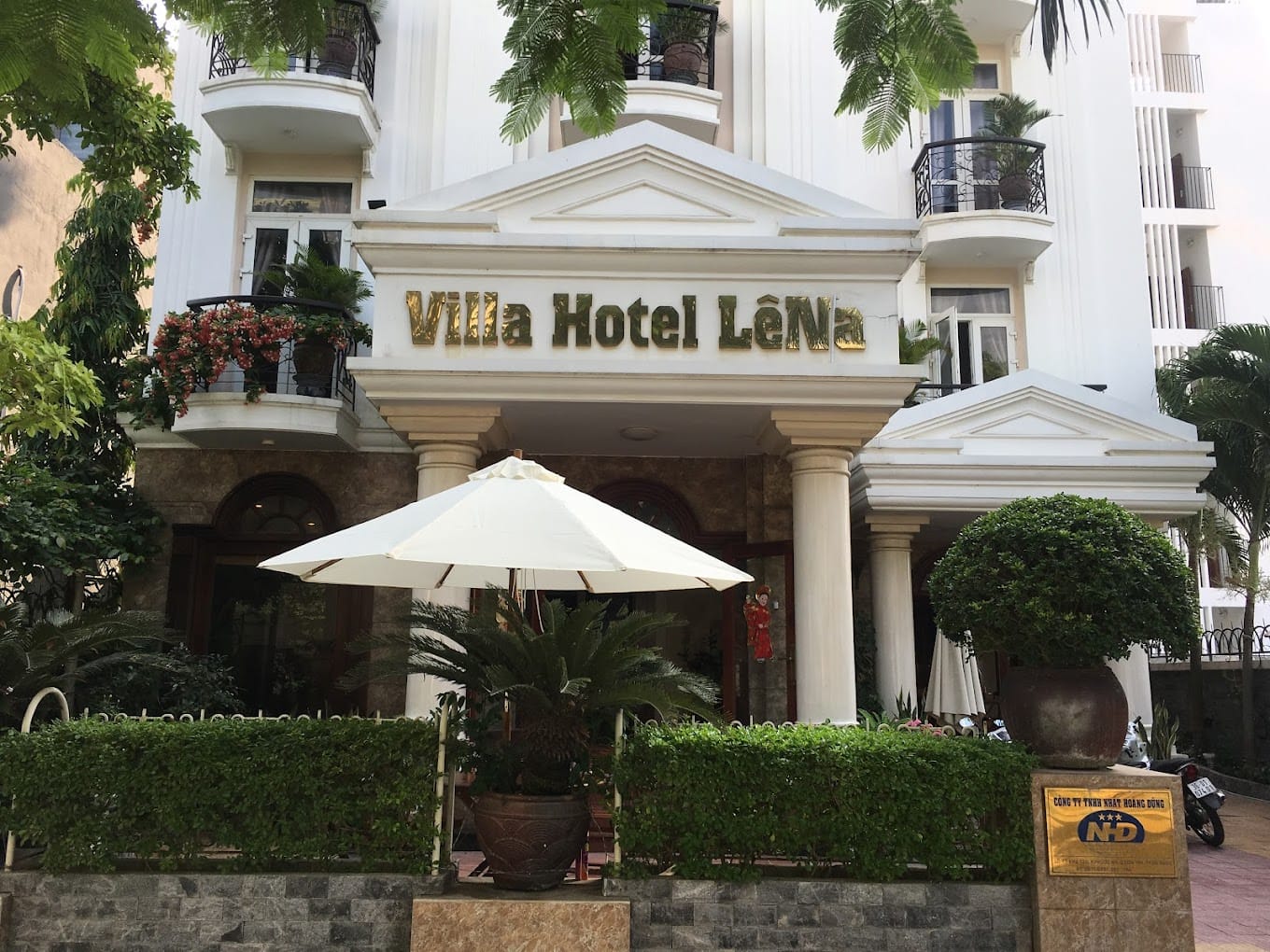 lena hotel