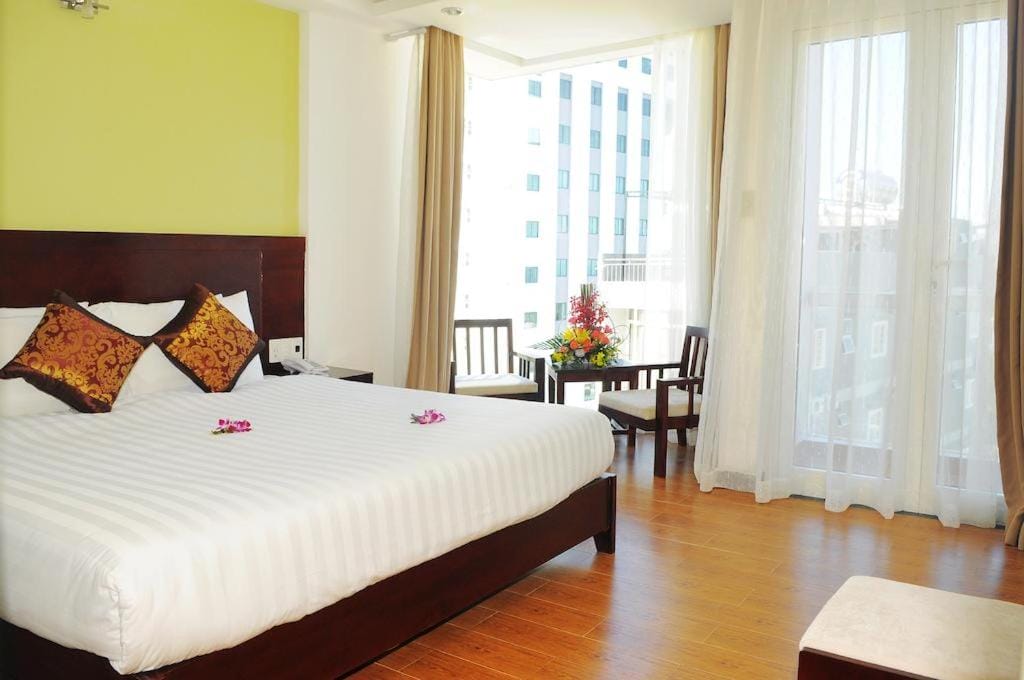 Khách sạn Dragon Sea