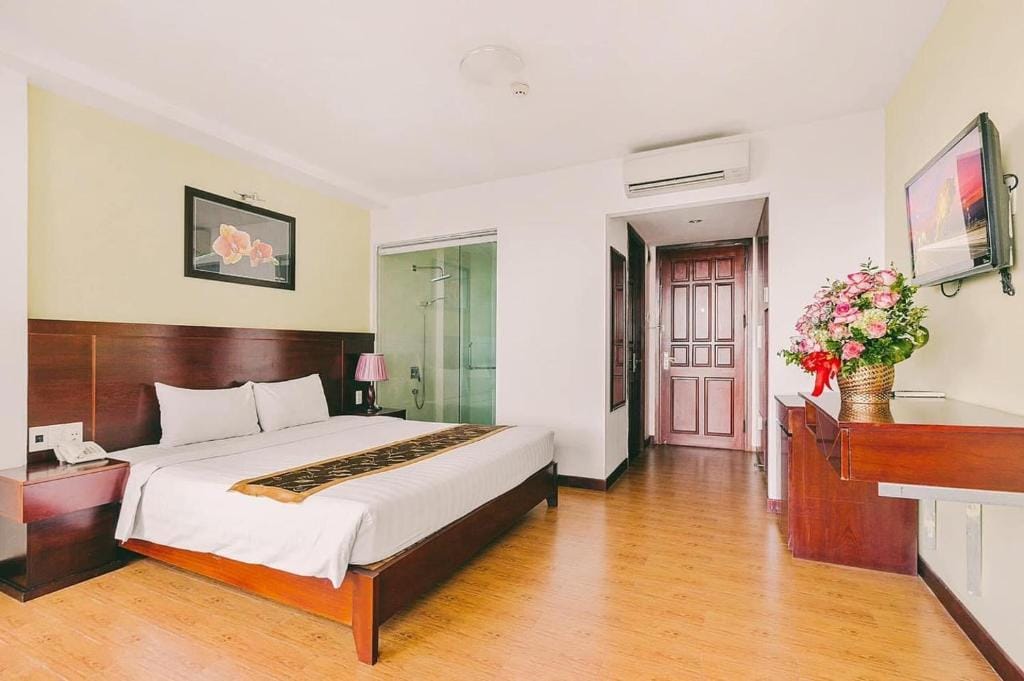 Khách sạn Dragon Sea