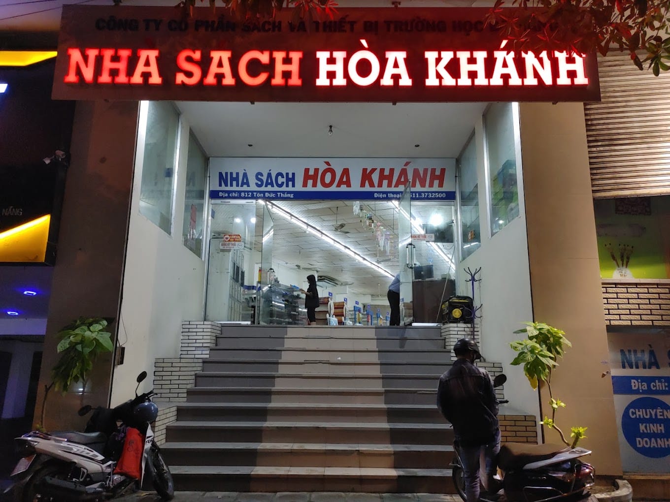 nha sach hoa khanh