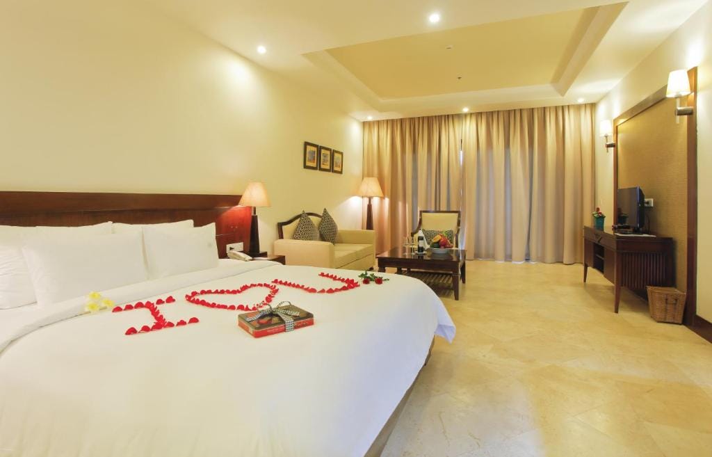 Olalani Resort & Condotel