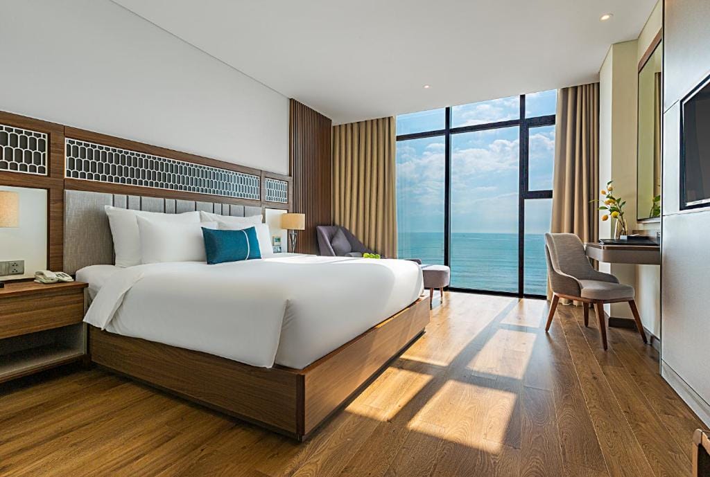 Peninsula Hotel Danang