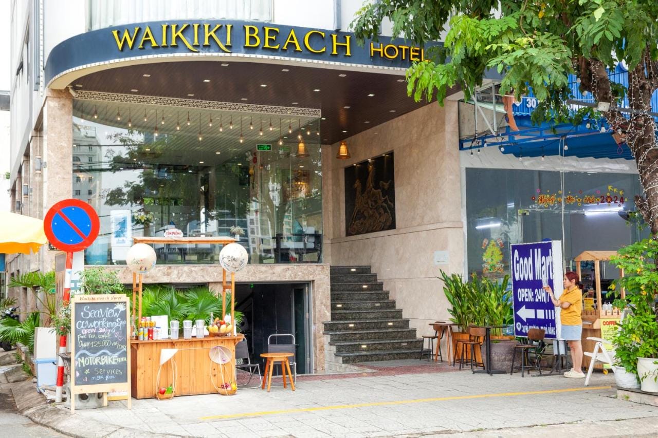 Waikiki Beach Hotel 