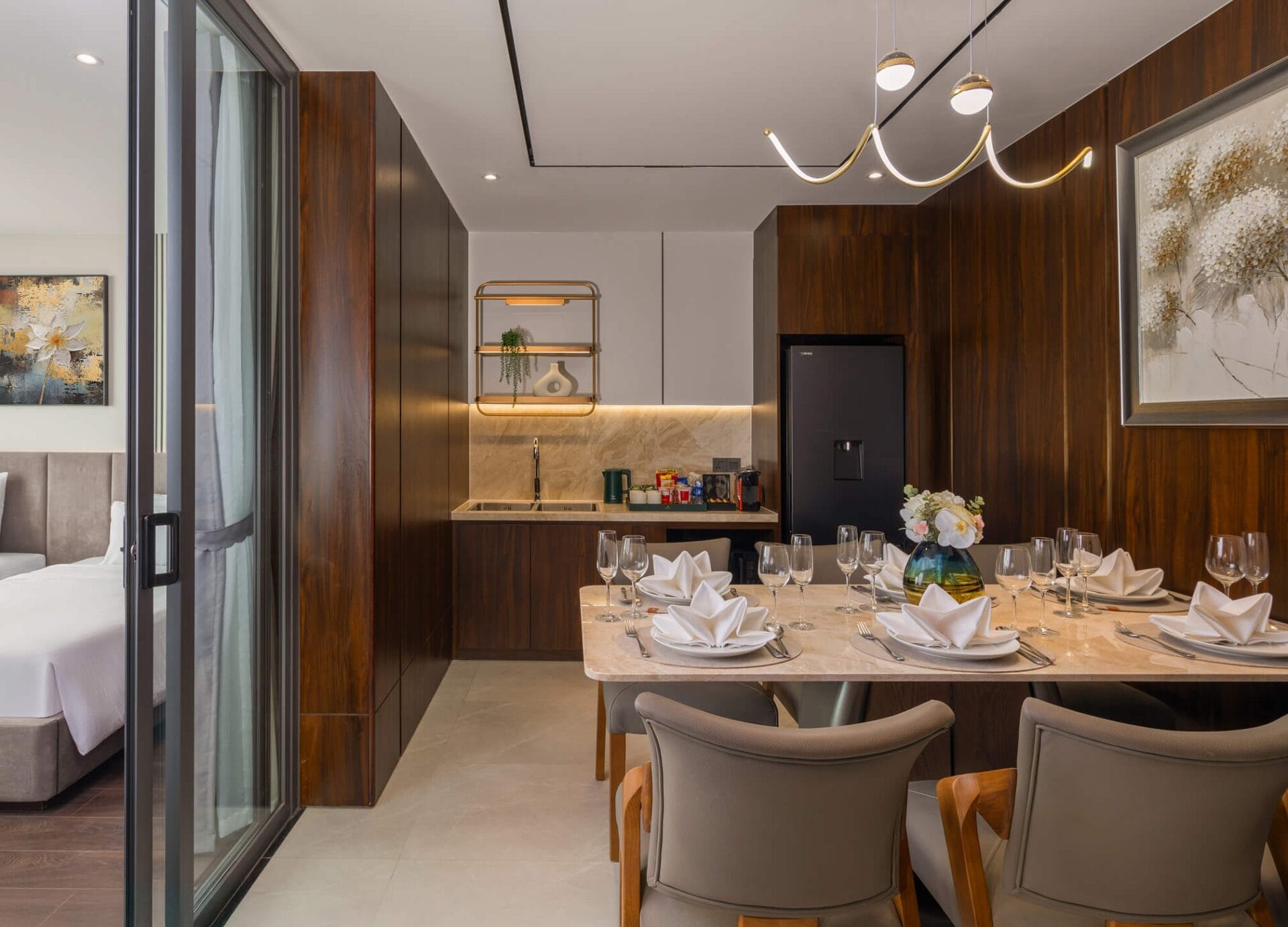 Family 02 Bedrooms 5 2 1 1