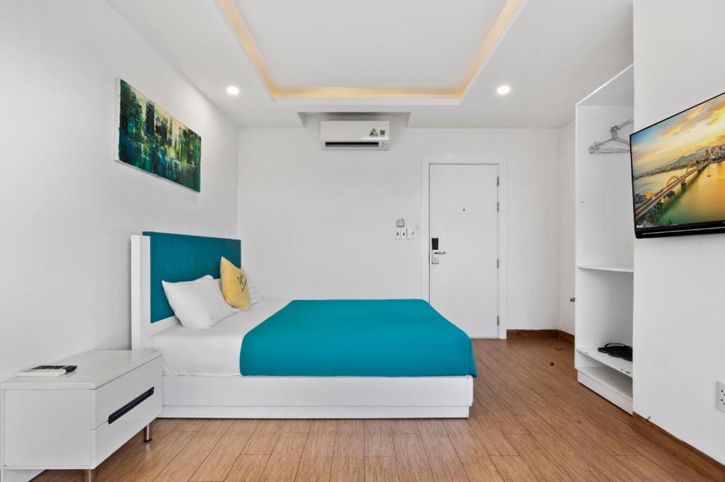 Đánh giá Lyn's Hotel & Apartment