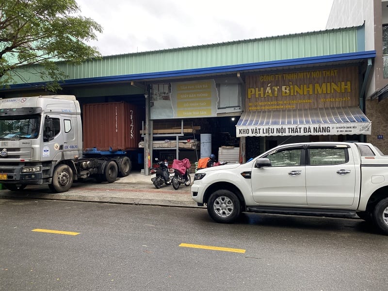 kho phân phối trần nhựa nano