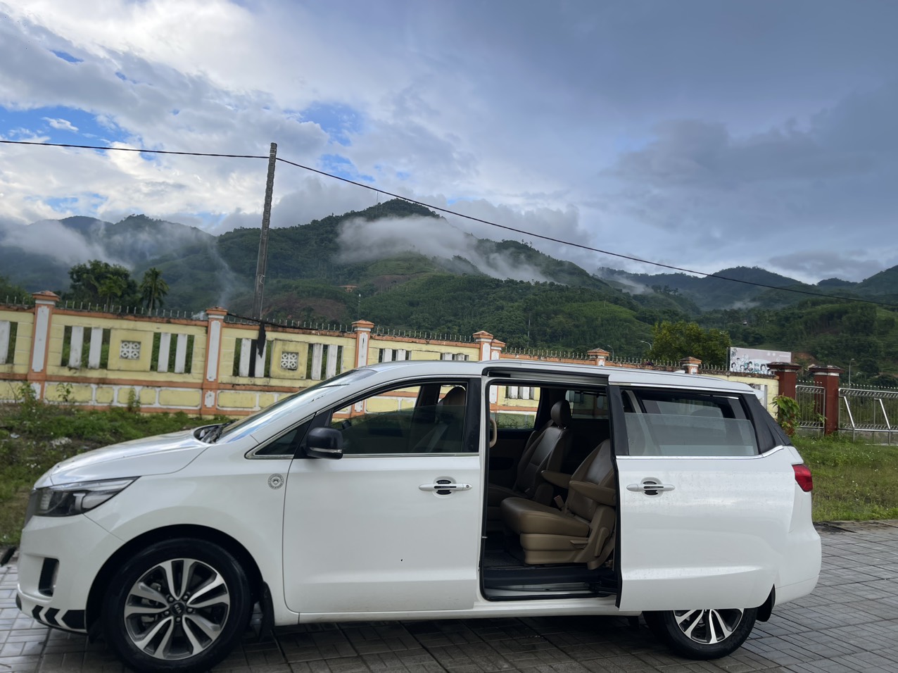 thuê xe Kia Carnival Đà Nẵng