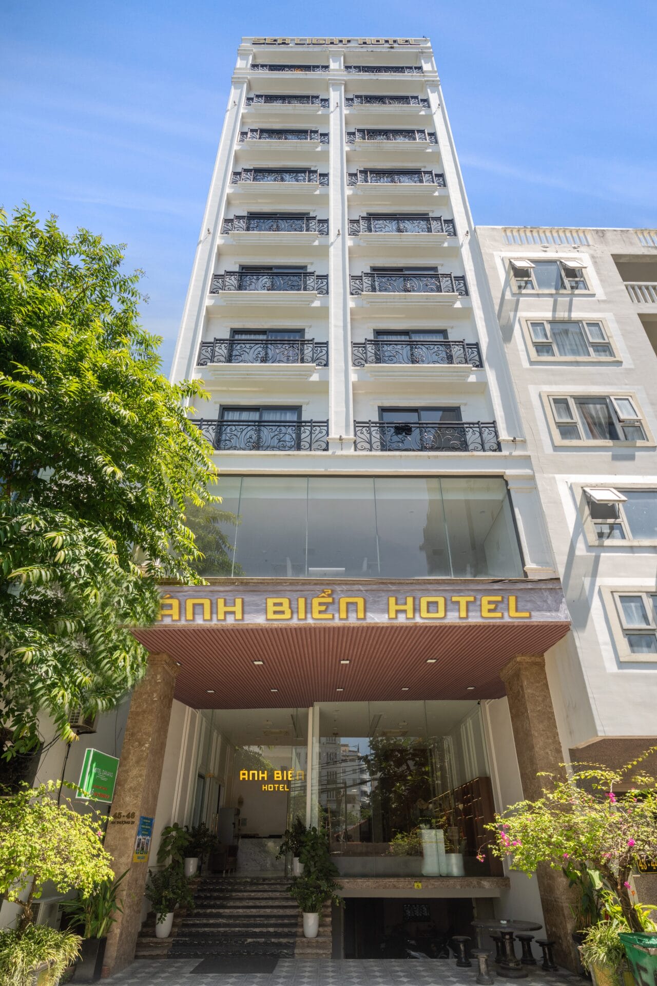 Ánh Biển Hotel and Suites