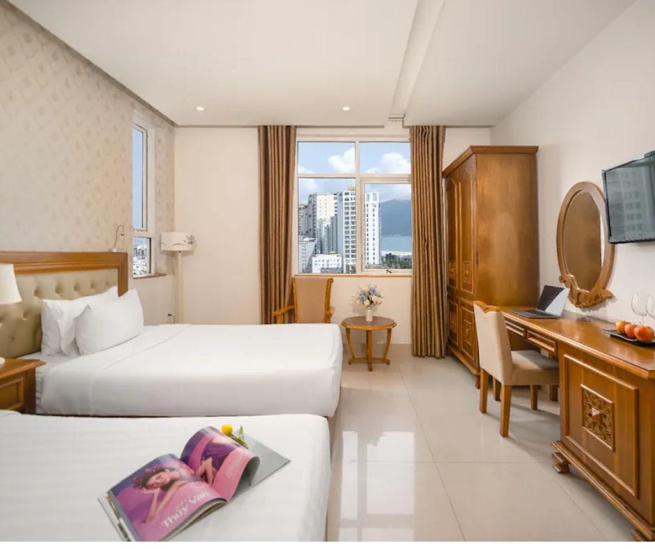 Khách sạn Royal Ocean