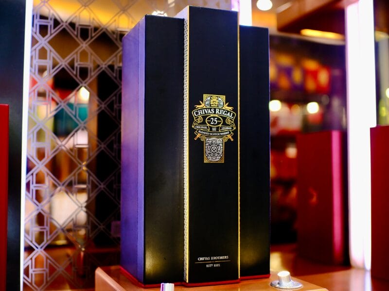 Rượu Chivas 25