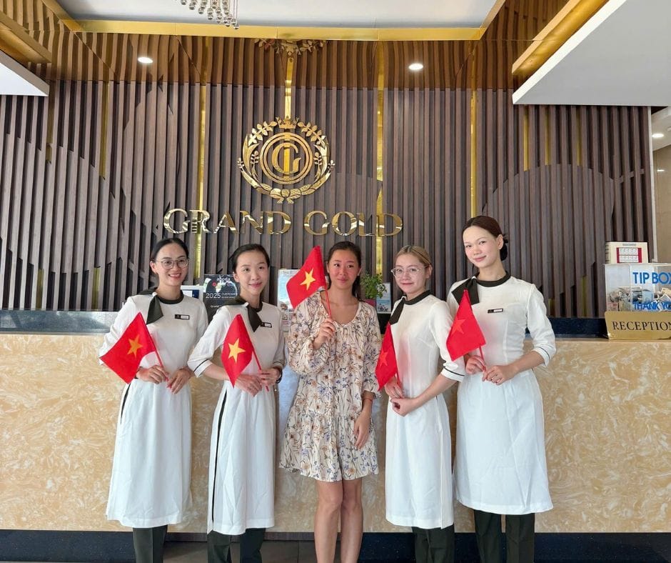 Khách sạn Grand Gold