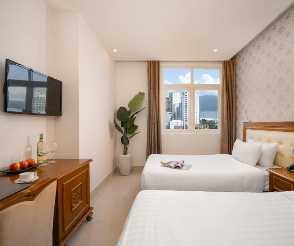 Khách sạn Royal Ocean