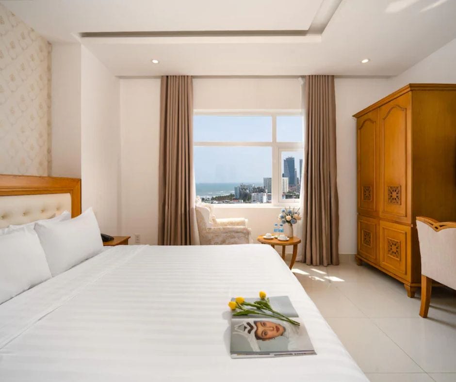 Khách sạn Royal Ocean