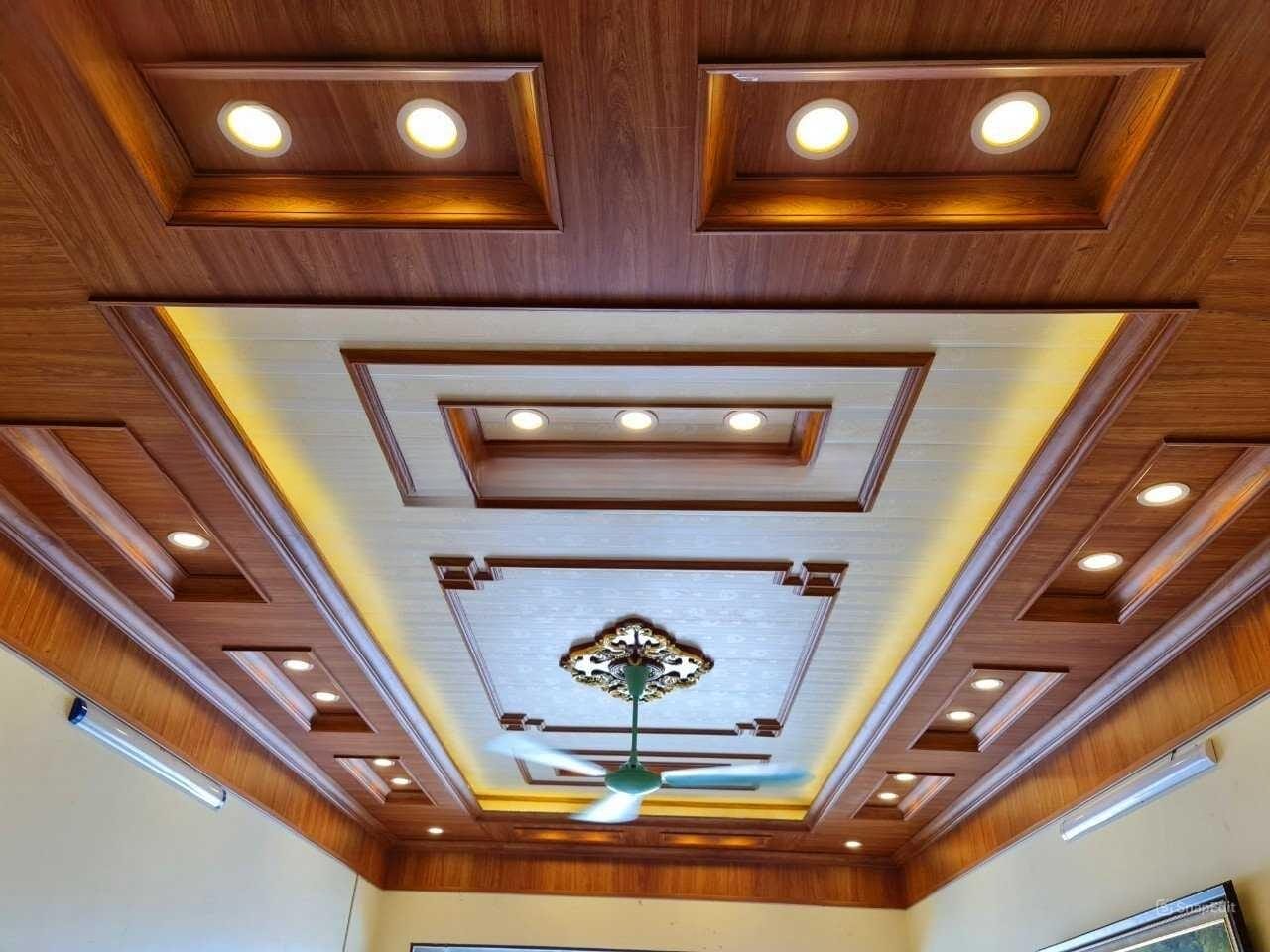 Trần nhựa chống mốc