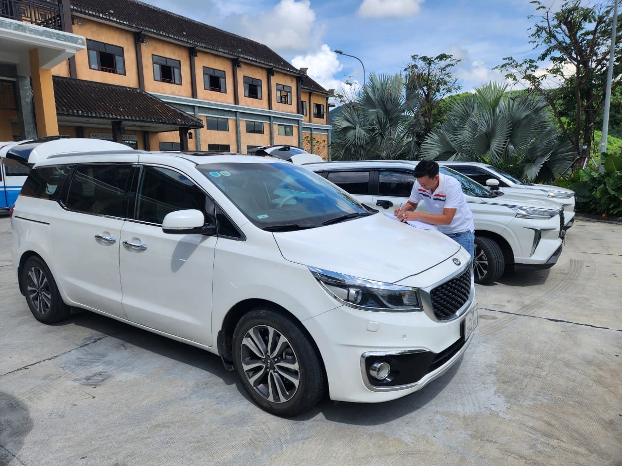 thuê xe Kia Carnival Đà Nẵng