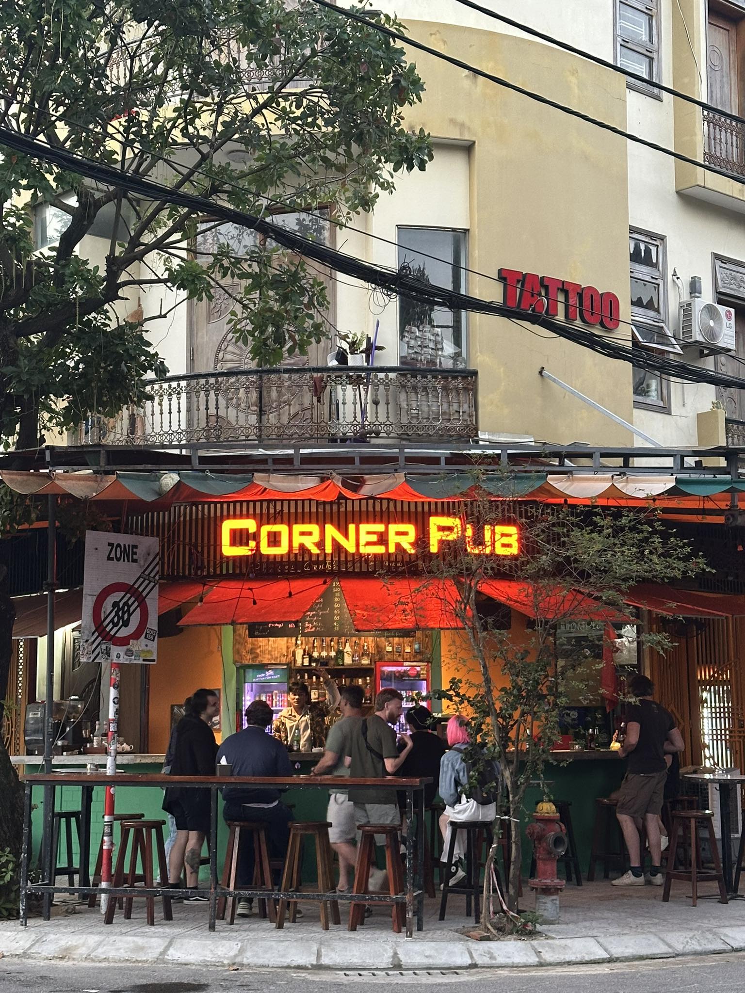Corner Pub