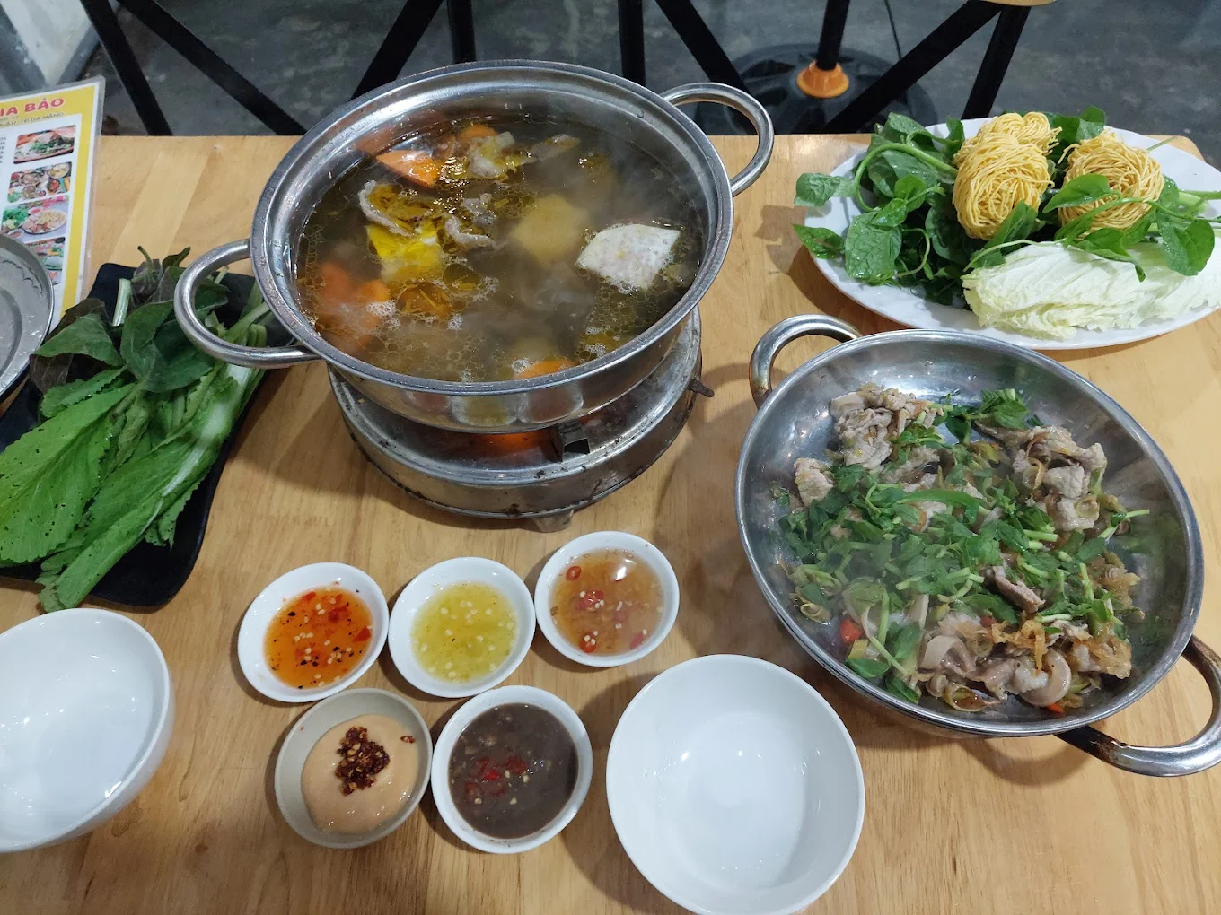 LẨU BÒ GIA BẢO